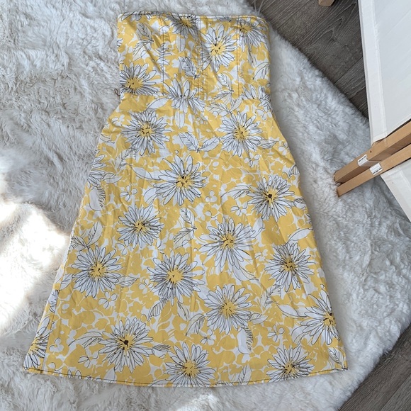 Pretty summer Daisy pattern strapless dress, white/yellow RW & Co., size 8 - Picture 1 of 6
